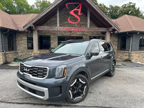 Used 2023 Kia Telluride S w/ S Sunroof Package FWD image 1