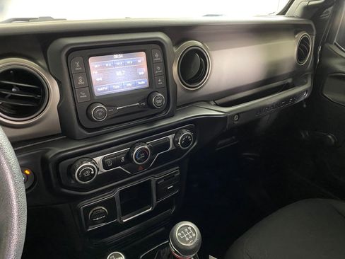 Used 2019 Jeep Wrangler Sport image 23