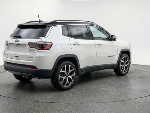 Used 2025 Jeep Compass Limited AWD/4WD image 9