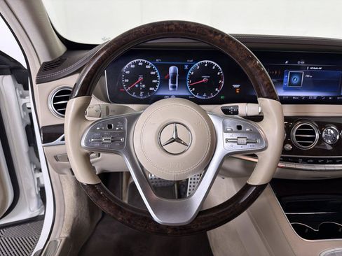 Used 2020 Mercedes-Benz S 560 Sedan image 24