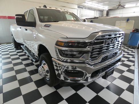 New 2026 RAM 3500 Tradesman AWD/4WD image 3