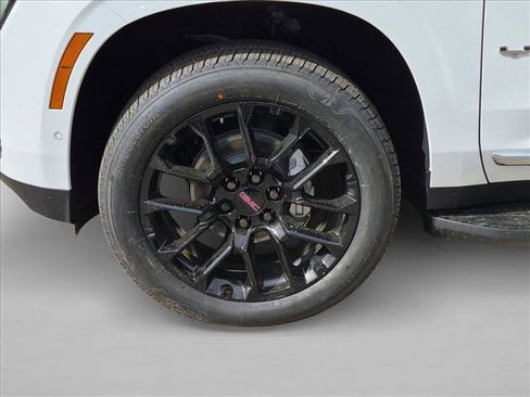 New 2026 GMC Yukon XL Elevation w/ Elevation Premium Package AWD/4WD image 10
