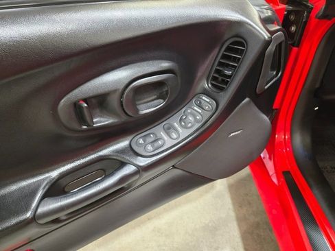 Used 2001 Chevrolet Corvette Convertible w/ Preferred Equipment Group2 image 10