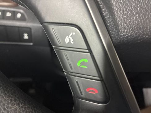 Used 2018 Hyundai Santa Fe SE image 11