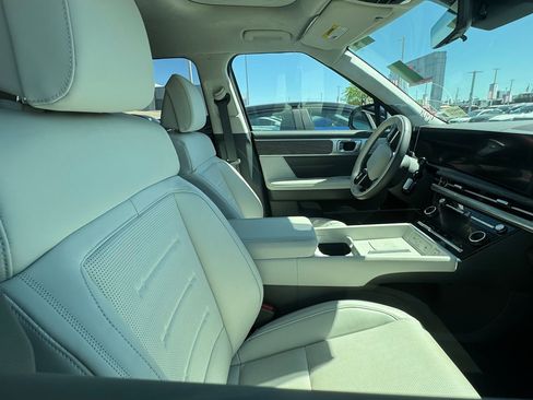 Certified 2025 Hyundai Santa Fe Calligraphy image 11