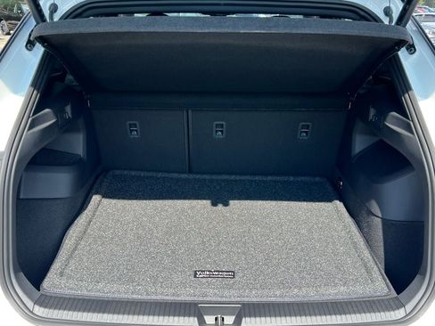 New 2026 Volkswagen Tiguan SE R-Line AWD/4WD image 33