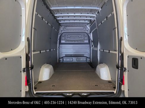 Certified 2025 Mercedes-Benz Sprinter 2500 image 18