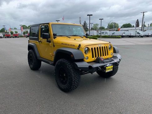 Used 2015 Jeep Wrangler Rubicon w/ Power Convenience Group AWD/4WD image 8