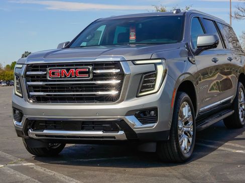 New 2026 GMC Yukon XL Elevation image 2