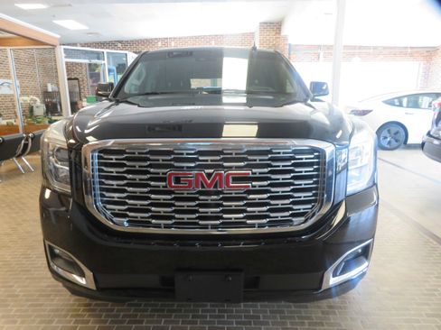 Used 2019 GMC Yukon XL Denali AWD/4WD image 2