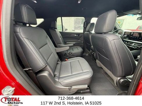 Used 2025 Chevrolet Traverse LT AWD/4WD image 16