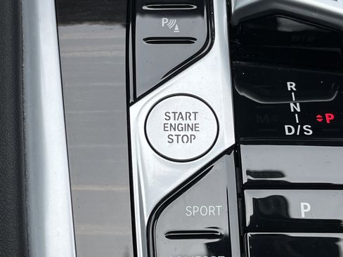 Used 2025 BMW X6 xDrive40i w/ Climate Comfort Package image 10