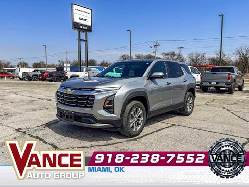 Used 2025 Chevrolet Equinox LT image 3