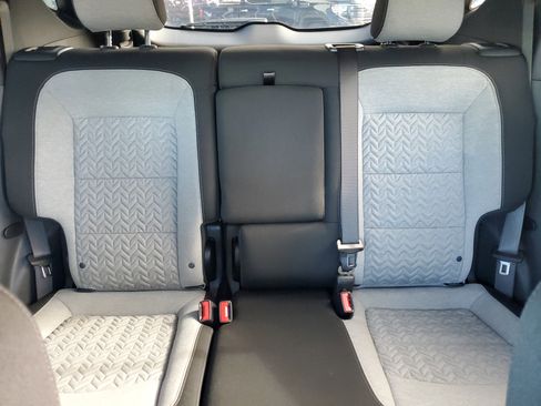 Used 2023 Chevrolet Equinox LS image 15