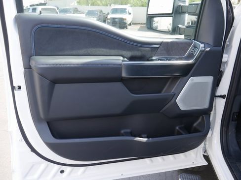 New 2025 Ford F350 Platinum w/ FX4 Off-Road Package image 15