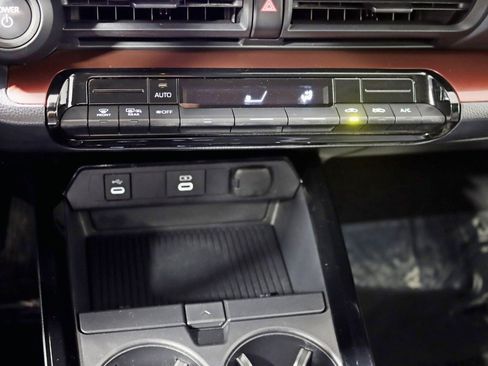 Used 2023 Toyota Prius Prime SE image 22