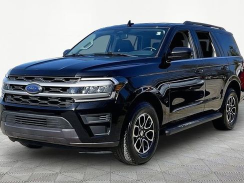 Used 2024 Ford Expedition XLT AWD/4WD image 3