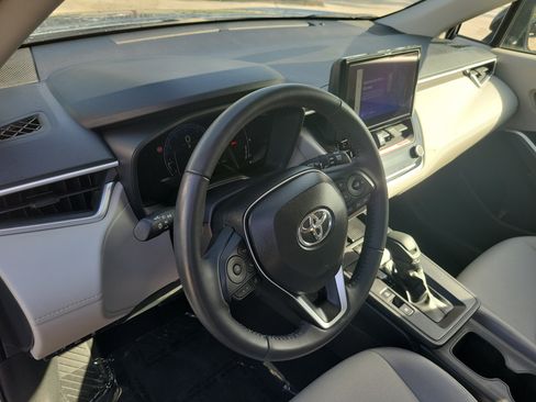 Used 2026 Toyota Corolla Cross LE FWD image 23