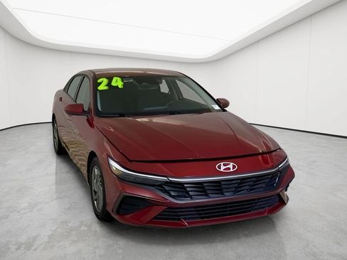 Used 2024 Hyundai Elantra SEL FWD image 49