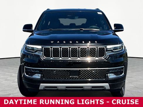 Used 2024 Jeep Wagoneer L Series II w/ Flexible Seating Group AWD/4WD image 2