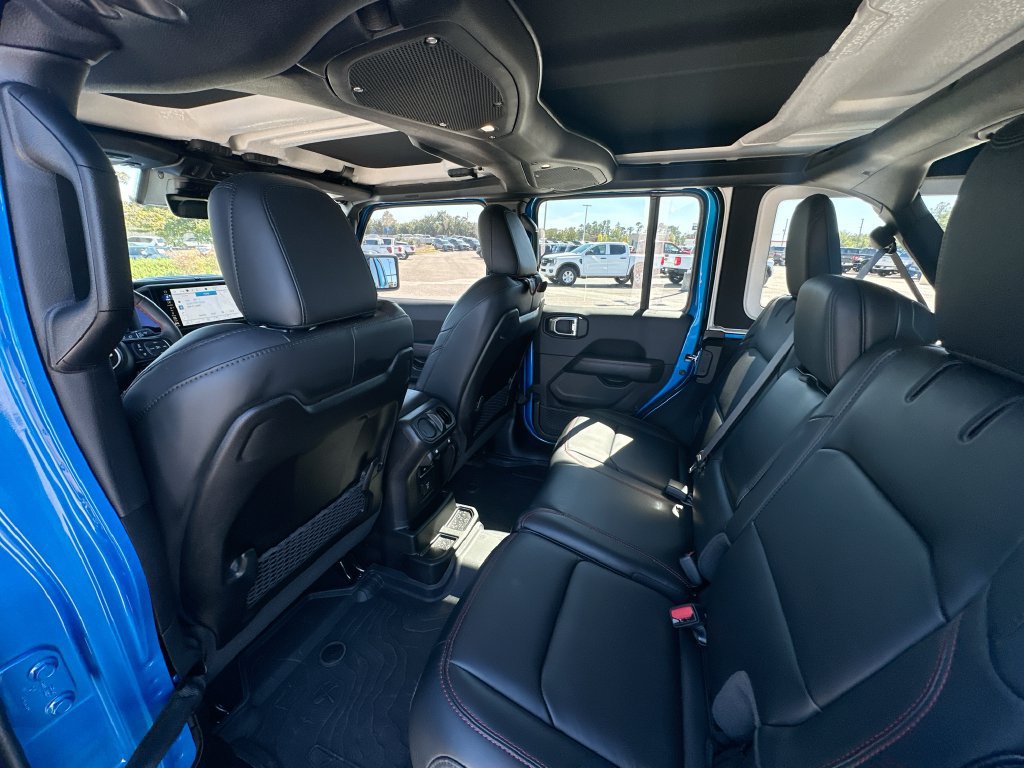 Used 2024 Jeep Wrangler Unlimited Rubicon AWD/4WD image 4