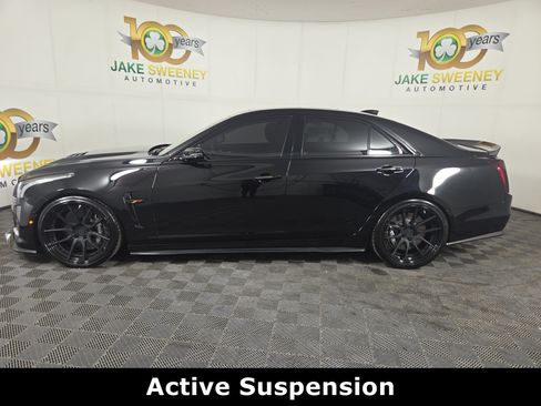 Used 2019 Cadillac CTS V w/ Carbon Fiber Package RWD image 4