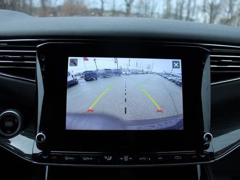 Used 2022 Jeep Wagoneer Series III w/ Flexible Seating Group image 25