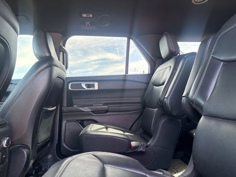 Used 2020 Ford Explorer XLT w/ Equipment Group 202A image 40