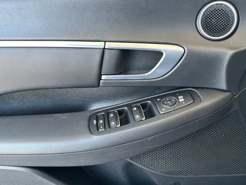 Used 2021 Hyundai Sonata SEL w/ Convenience Package FWD image 12