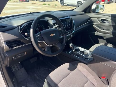 Used 2023 Chevrolet Traverse LT FWD image 13