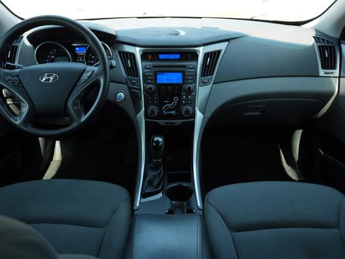 Used 2013 Hyundai Sonata Hybrid image 7