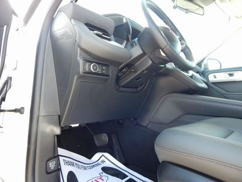 New 2026 Ford Explorer Active w/ Active Comfort Package RWD image 18