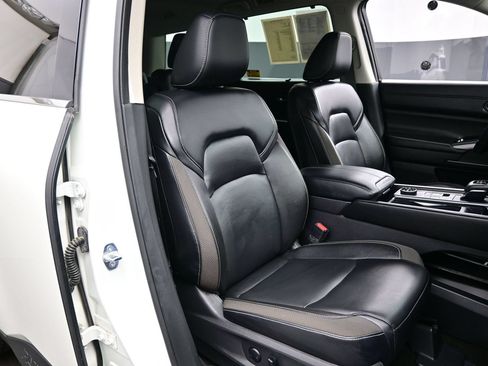 Used 2023 Nissan Pathfinder SL w/ SL Premium Package AWD/4WD image 14