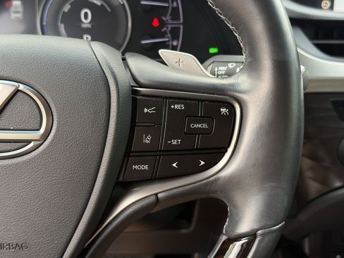 Used 2020 Lexus ES 300h w/ Premium Package image 22