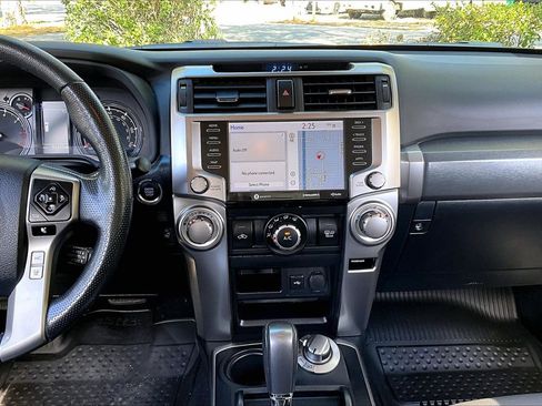 Used 2023 Toyota 4Runner SR5 Premium image 9