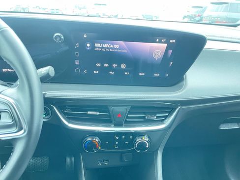 Used 2025 Buick Encore GX Preferred image 18