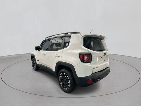 Used 2017 Jeep Renegade Trailhawk AWD/4WD image 2