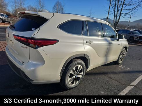 Used 2020 Toyota Highlander XLE image 4