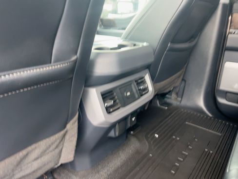 Used 2023 Ford F450 Lariat image 32