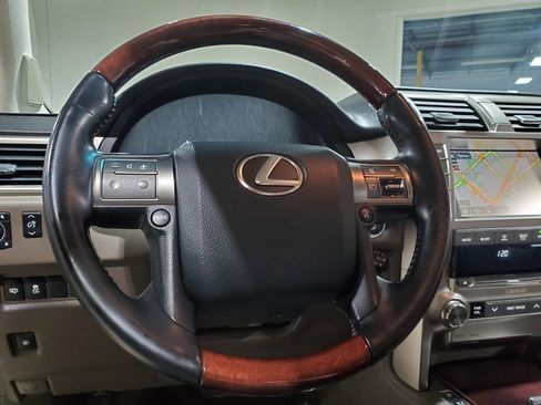 Used 2015 Lexus GX 460 w/ Premium Package image 30