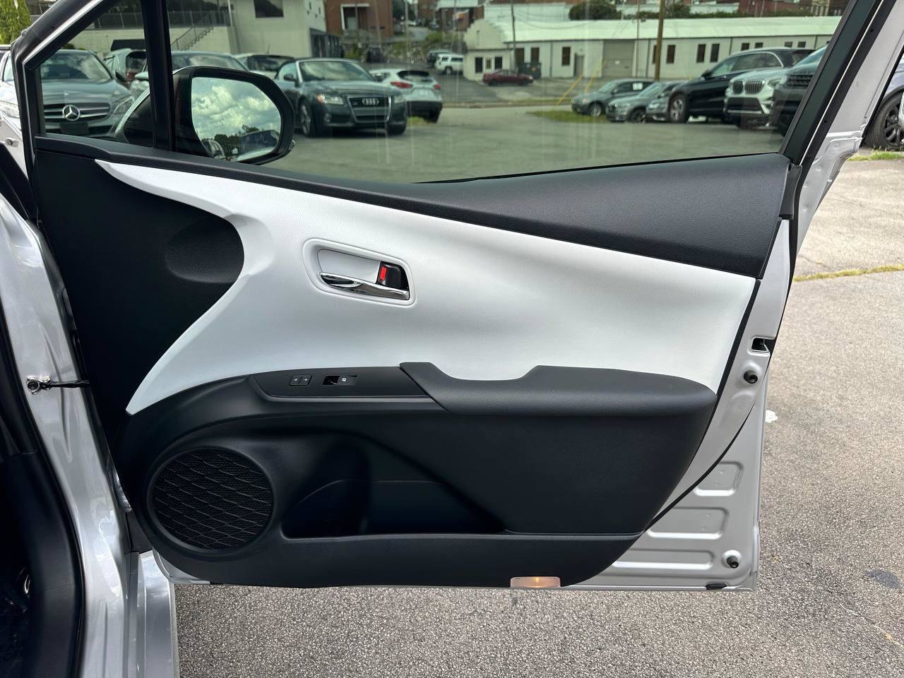Used 2016 Toyota Prius Two w/ Protection Package FWD image 29