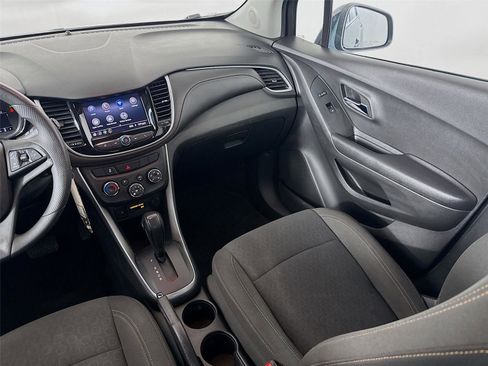 Used 2022 Chevrolet Trax LS w/ Tint and Cruise Package image 22