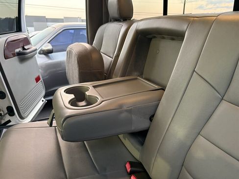 Used 2006 Ford F350 XL image 25