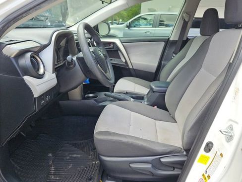 Used 2015 Toyota RAV4 LE FWD image 10