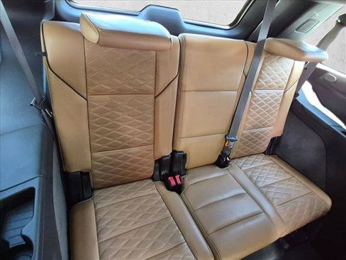 Used 2023 Cadillac Escalade Premium Luxury AWD/4WD image 21
