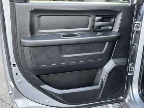 Used 2022 RAM 2500 Tradesman w/ Chrome Appearance Group image 17