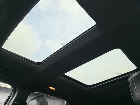 Used 2018 Ford Explorer Platinum image 14