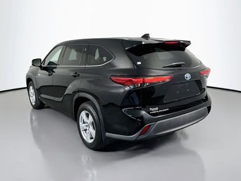 Used 2020 Toyota Highlander LE AWD/4WD image 5