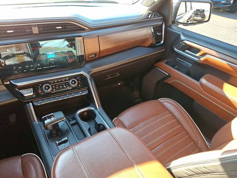 Used 2024 GMC Sierra 1500 Denali Ultimate image 12