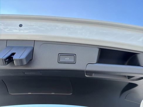 New 2026 Volkswagen Atlas Cross Sport SEL R-Line image 16